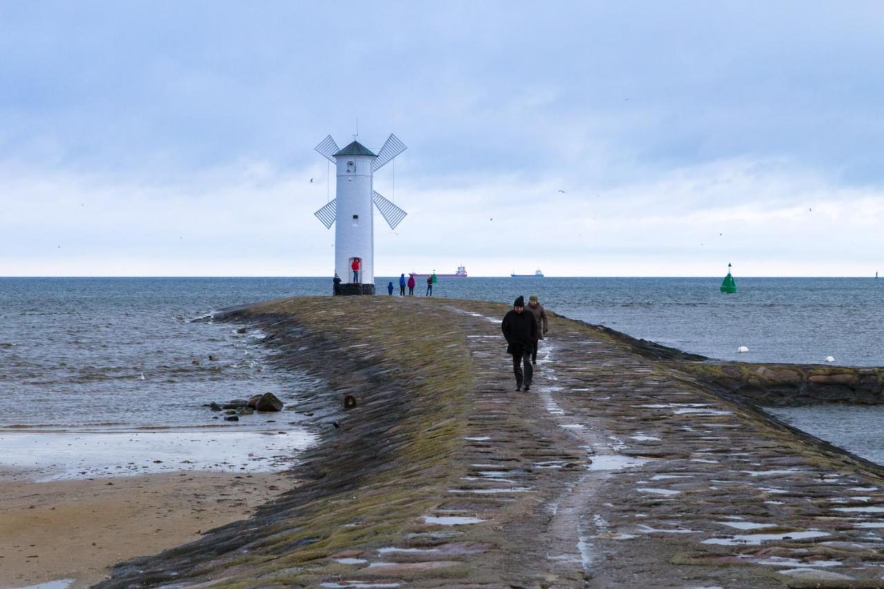 Sloneczny Apartament Przy Promenadzie Swinoujscie Kültér fotó